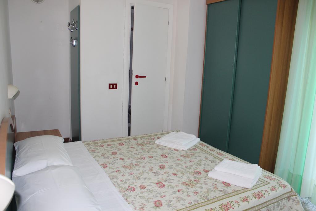 Hotel Santini Ρίμινι Δωμάτιο φωτογραφία
