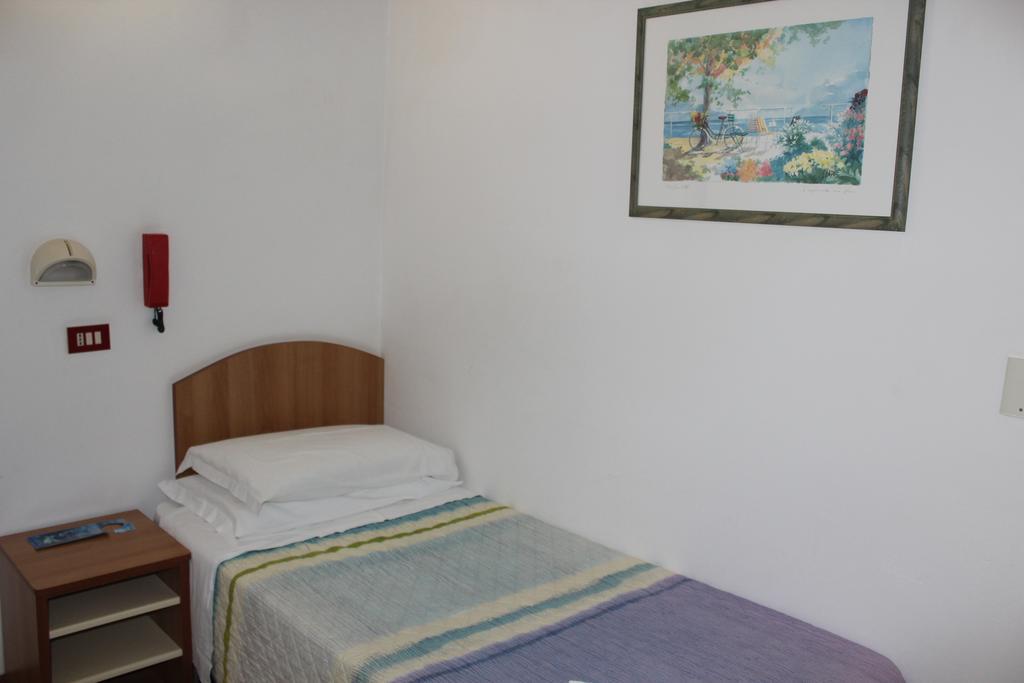 Hotel Santini Ρίμινι Δωμάτιο φωτογραφία